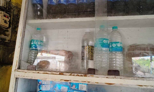 மாங்காட்டில் நடுரோட்டில் குண்டு வெடித்து சிதறியது- ரவுடி படுகாயம்