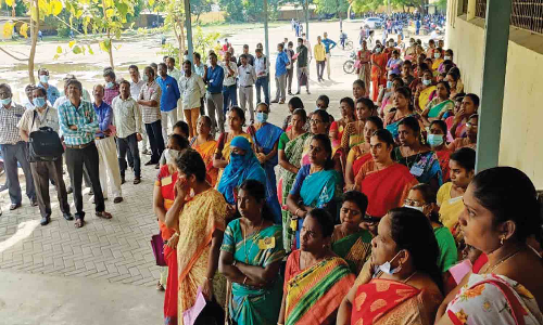 வேலூரில் விடைத்தாள் திருத்தும் மையத்தில் ஆசிரியர்கள் வாயிற் கூட்டம்