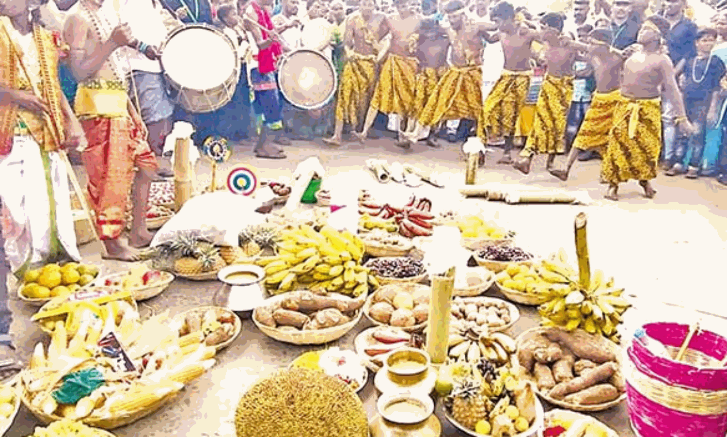 கோவில் கும்பாபிஷேகத்திற்கு சீர்வரிசை எடுத்துவந்து இஸ்லாமியர்கள் |  PUDUKOTTAI NEWS: THE ISLAMISTS WHO BROUGHT THE PROCESSION TO THE TEMPLE  FESTIVAL