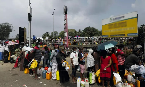 இலங்கையில் எரிபொருள் தட்டுப்பாடு தொடர்ந்து அதிகரிப்பு