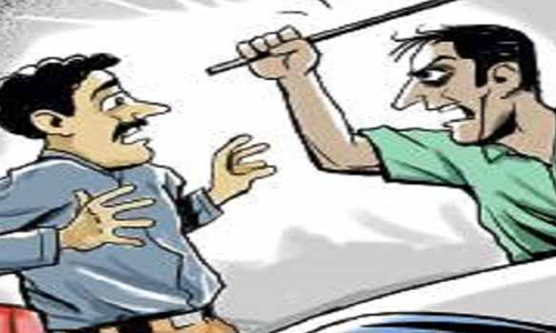 குடிசை மாற்று வாரிய அதிகாரி மீது தாக்குதல்