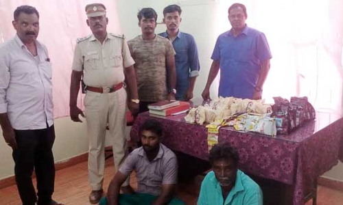 கடையம் அருகே பழக்கடையில் குட்கா விற்ற 2 பேர் கைது