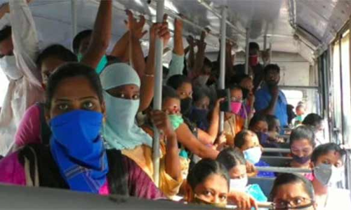 திண்டுக்கல்லில் மகளிர் இலவச பஸ்  குறைக்கப்பட்டதால் பயணிகள் நெருக்கடி