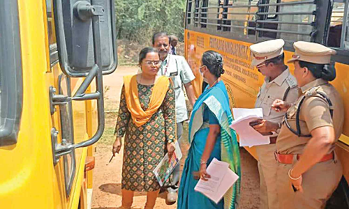 பள்ளி வாகனங்களில் 5 ஆண்டு அனுபவம் இல்லாத டிரைவர்களை நியமித்தால் நடவடிக்கை- அதிகாரிகள் எச்சரிக்கை