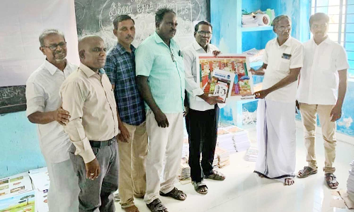 இல்லம் தேடி கல்வி மையங்களுக்கு உபகரணங்கள் வழங்கல்
