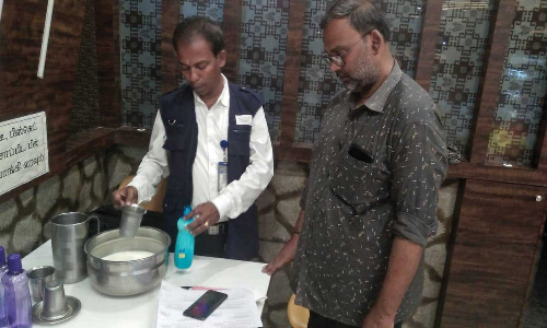 டீ கடைகளில் உணவு பாதுகாப்பு துறையினர் ஆய்வு