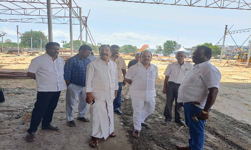 முதல்-அமைச்சர் மு.க.ஸ்டாலின் வருகையையொட்டி பிரமாண்ட பந்தல் அமைக்கும் பணி தீவிரம்