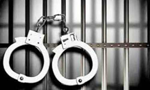 புகையிலை பொருட்கள் விற்ற 2 பேர் கைது