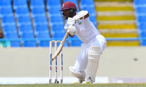 பிராத்வெயிட், பிளாக்வுட் அரை சதம் - முதல் இன்னிங்சில் வெஸ்ட் இண்டீஸ் 265 ரன்களுக்கு ஆல் அவுட்