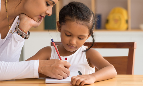 குழந்தைகளின் கையெழுத்தை அழகாக்குவது எப்படி?