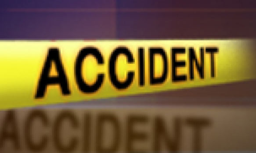 மத்திய பிரதேசத்தில் திருமணத்திற்கு சென்ற மினி லாரி கவிழ்ந்து 5 பேர் பலி- 36 பேர் படுகாயம்