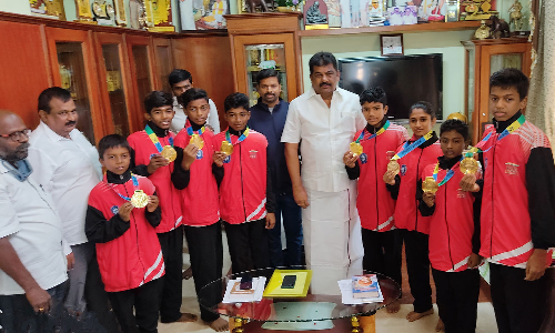 ஊசூ தற்காப்பு கலை போட்டிகளில் சாதனை படைத்த ஓசூர் மாணவர்கள்