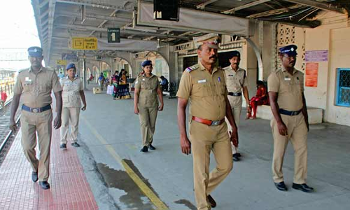 அக்னிபத் போராட்டம் எதிரொலி- நெல்லை  ரெயில் நிலையத்தில் பலத்த போலீஸ் பாதுகாப்பு