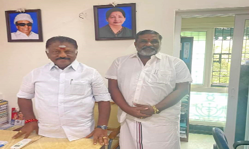 குமரி கிழக்கு மாவட்ட அ.தி.மு.க. செயலாளர் அசோகன் ஒ.பன்னீர்செல்வத்துடன் சந்திப்பு