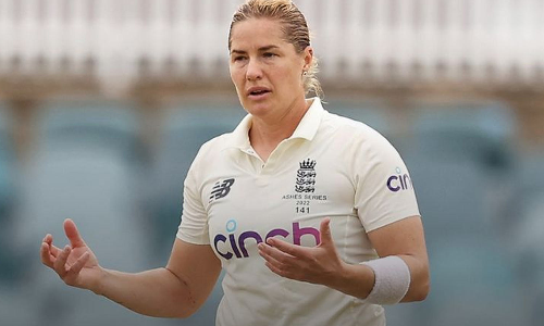 டெஸ்ட் கிரிக்கெட்டில் இருந்து இங்கிலாந்து வீராங்கனை கேத்ரின் ப்ரண்ட் ஓய்வு