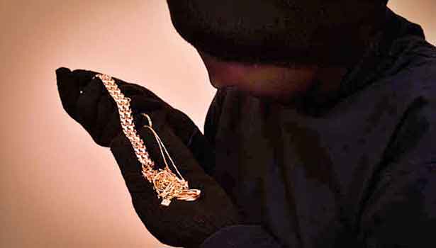 பெண்ணிடம் நகை மோசடி பெண்ணிடம் நகை மோசடி