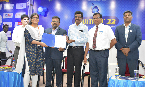 சாதனையாளர்களுக்கு பாராட்டு விழா