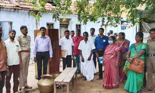 சிவகிரி அருகே கோவிலுக்கு குத்தகை தொகை பாக்கி-பொருட்கள் ஜப்தி