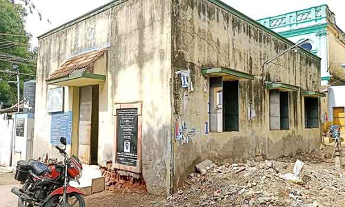 ஆபத்தான நிலையில் அங்கன்வாடி மையங்கள்