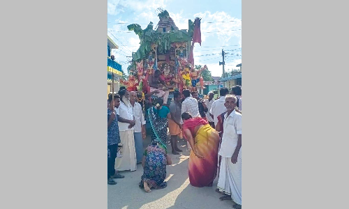 கொளத்தூர் மாரியம்மன் கோவில் தேர் உற்சவம்,