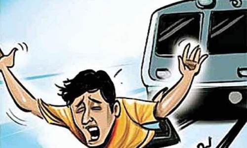 போளூரில் ெரயிலில் பாய்ந்து வாலிபர் சாவு