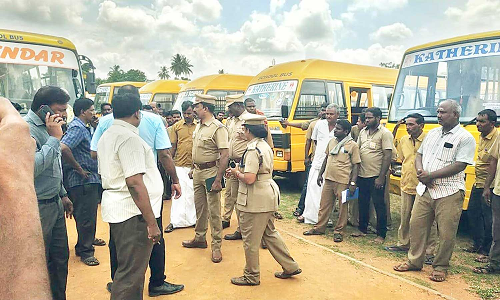 பள்ளி வாகனங்கள் ஆய்வு பணி