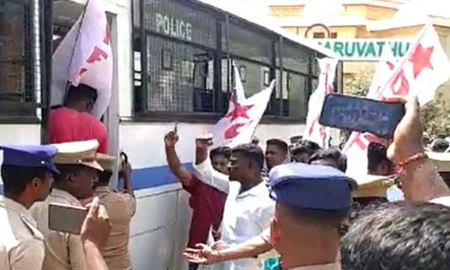 அக்னிபாத் திட்டத்துக்கு எதிர்ப்பு- மேல்மருவத்தூர் ரெயில் நிலையத்தில் மறியலில் ஈடுபட முயன்றவர்கள் கைது