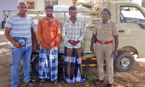 ஒட்டன்சத்திரம் அருகே ரேசன் அரிசி கடத்திய 2 பேர்  கைது