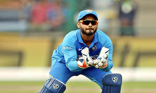 கீப்பிங் செய்வதில் பிரச்சினை: ரிஷப்பண்ட் அதிக எடையுடன் இருக்கிறார்- பாகிஸ்தான் முன்னாள் வீரர் கருத்து