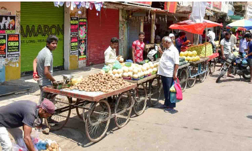 சாலையோர வியாபாரிகள் சான்றிதழ் பெற்றுக்கொள்ள அறிவுறுத்தல்