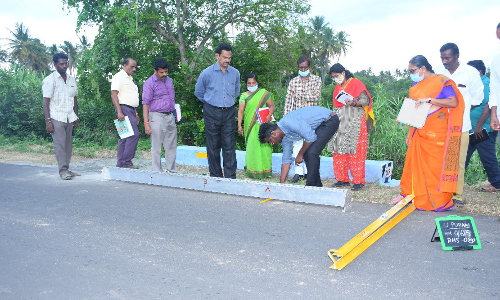 ராயக்கோட்டை பகுதியில்  நெடுஞ்சாலை பணிகளின் தரம் குறித்து ஆய்வு