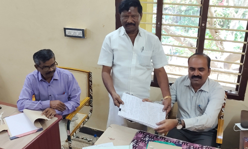 சிதம்பரம் நடராஜர் கோவில் கனக சபை மீது ஏறி தரிசனம் தடை குறித்து விசாரணை நடத்த வேண்டும் காங்கிரஸ் பிரமுகர் மனு