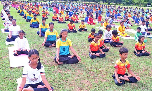 திண்டுக்கல்லில் சர்வதேச யோகா தினத்தில் மாணவ-மாணவிகள் அசத்தல்