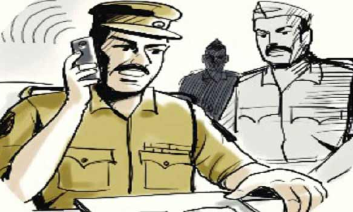 ரவுடிகளை வைத்து மிரட்டுபவர் மீது நடவடிக்கை  நாமக்கல் எஸ்.பி.யிடம் கிராம மக்கள் மனு