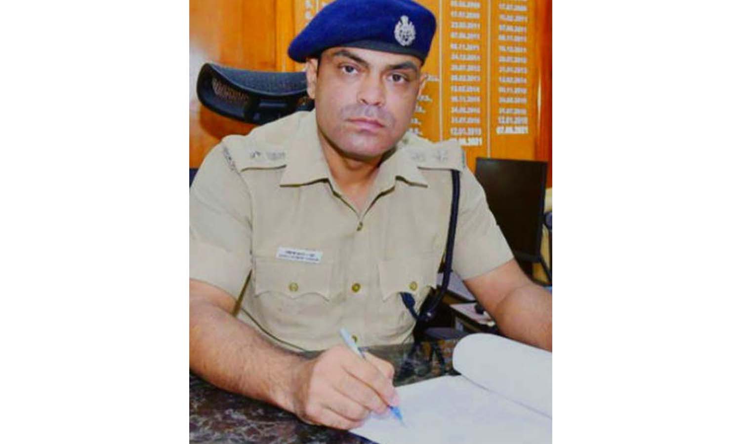 வாகனங்களில் பிரஸ் என ஸ்டிக்கர் ஒட்டி சென்றால் நடவடிக்கை எடுக்கப்படும் கிருஷ்ணகிரி எஸ்.பி. எச்சரிக்கை வாகனங்களில் பிரஸ் என ஸ்டிக்கர் ஒட்டி சென்றால் நடவடிக்கை எடுக்கப்படும் கிருஷ்ணகிரி எஸ்.பி. எச்சரிக்கை