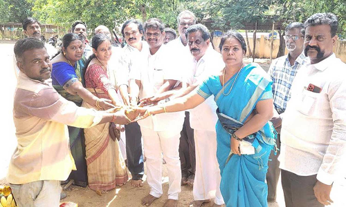 அன்னை சிவகாமி  பள்ளியில் புனரமைப்பு பணி-  சம்பத் எம்.எல்.ஏ. தொடங்கி வைத்தார்