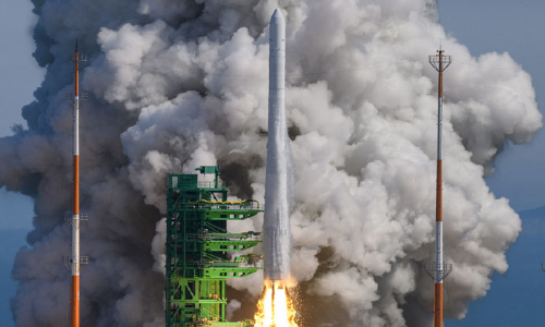 தென்கொரியா ராக்கெட்டை விண்ணில் வெற்றிகரமாக ஏவியது