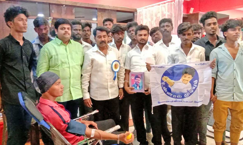 விஜய் பிறந்நாள் கொண்டாட்டம்- நெல்லையில் தொண்டரணி   சார்பில் ரத்ததான முகாம்