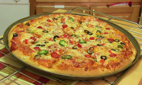 ஹோட்டலுக்கு போக வேண்டாம்... வீட்டிலேயே செய்யலாம் பீட்சா...