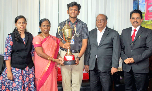 12-ம் வகுப்பு தேர்வில் தென்காசி கல்வி மாவட்டத்தில் ஆக்ஸ்போர்டு பள்ளி முதலிடம்