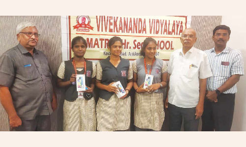 விவேகானந்தா வித்யாலயா மெட்ரிக் மேல்நிலைப்பள்ளியில் ெபாது தேர்வில் மாணவர்கள் 100 சதவீதம் தேர்ச்சி