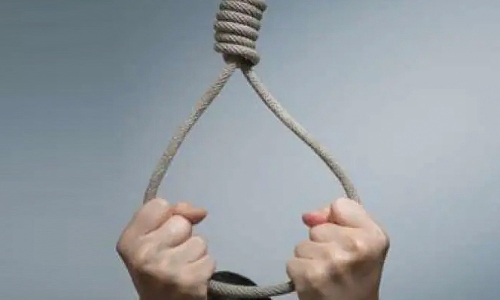 லாரி டிரைவர் தூக்கிட்டு தற்கொலை