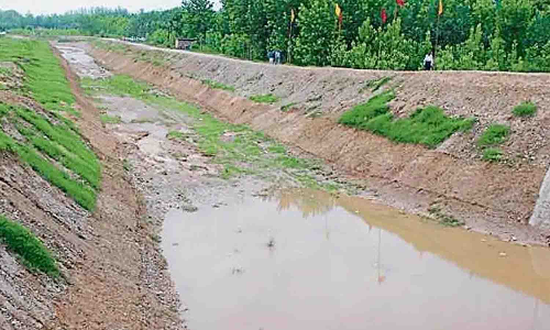 நிலத்தடி நீர்மட்டம் அதிகரிக்க நல்லாறு தூர்வாரப்படுமா?