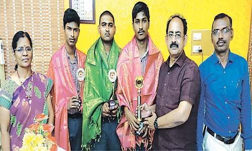 பிளஸ்-2 பொதுத்தேர்வில் தியாகதுருகம் மவுண்ட்பார்க் மேல்நிலைப்பள்ளி சாதனை