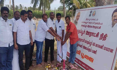 மாதப்பூர் ஊராட்சி பகுதியில் வளர்ச்சி பணிகளுக்கு பூமி பூஜை