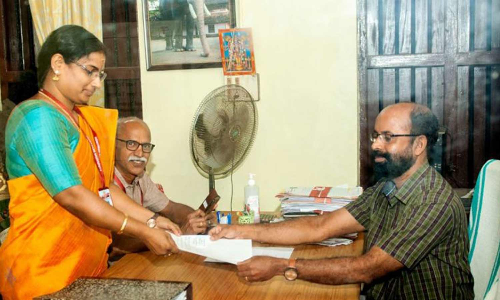 கோவில் யானைகள் பராமரிப்பு முகாமுக்கு முதல் முறையாக பெண் அதிகாரி நியமனம்