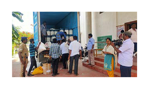 சூளகிரியில் இருந்த  வாக்குப்பதிவு எந்திரங்கள்   கலெக்டர் அலுவலகத்துக்கு மாற்றம்