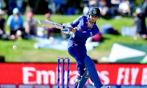 ஸ்மிருதி மந்தனா 1 ரன்னில் அவுட்- இலங்கை அணிக்கு 139 ரன்கள் வெற்றி இலக்கு