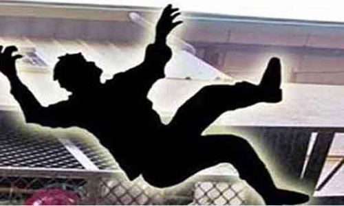 கட்டிட வேலை பார்த்த பெண் தவறி விழுந்துசாவு