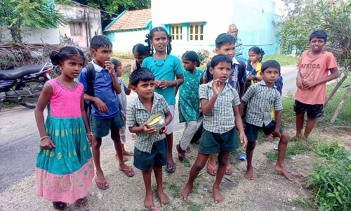 மத்தூர் அருகே அரசு பள்ளியில்  எலுமிச்சை சாதம் சாப்பிட்ட 7 மாணவர்களுக்கு  வாந்தி, பேதி ஆனதால் பெற்றோர்கள் அதிர்ச்சி